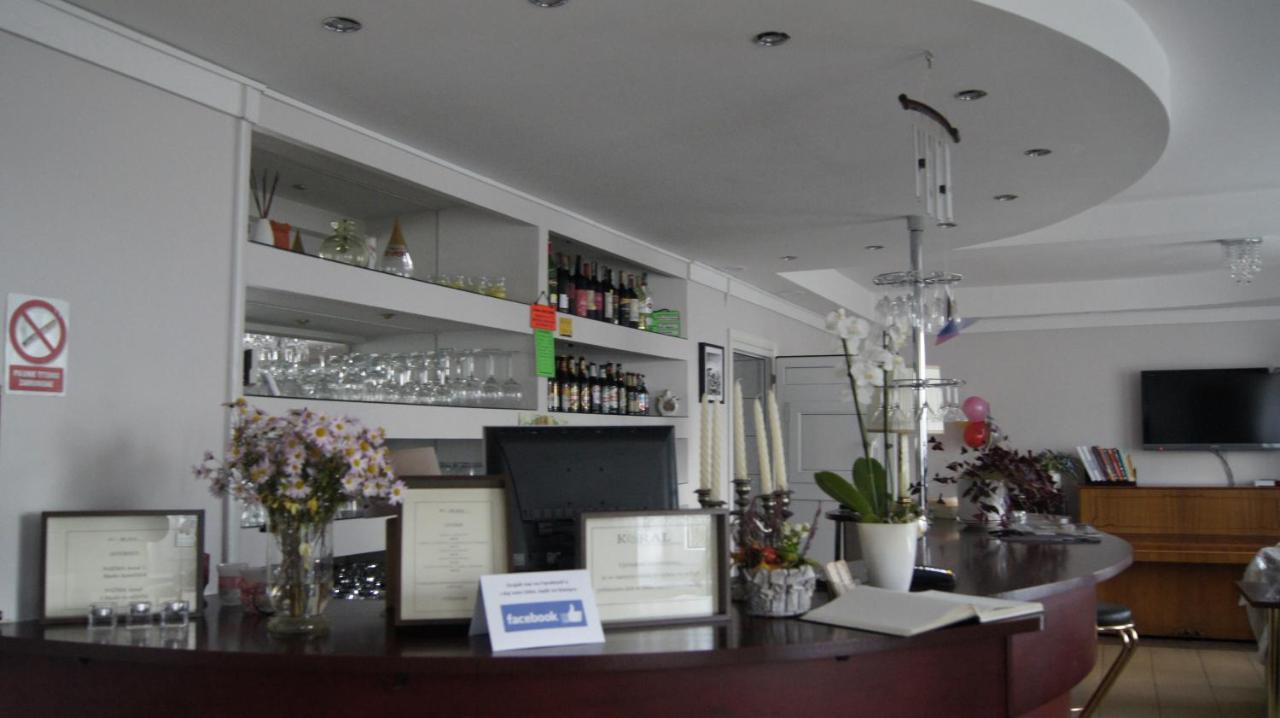Koral Bed & Breakfast คอซซาลิน ภายนอก รูปภาพ